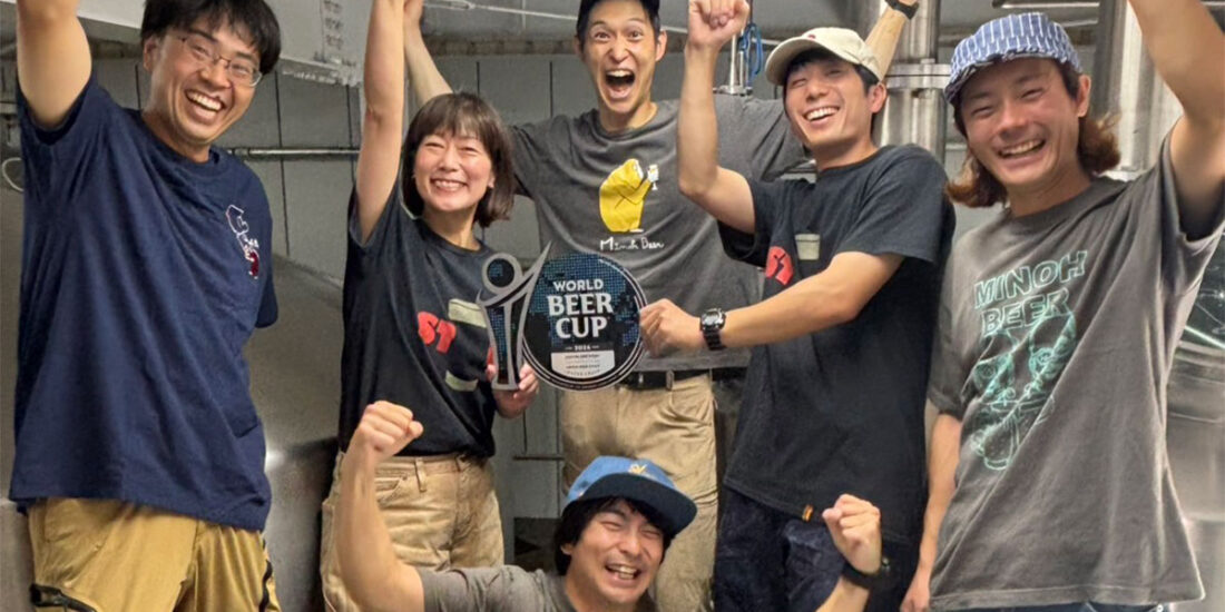 Minoh Brewery team with World Beer Cup award.